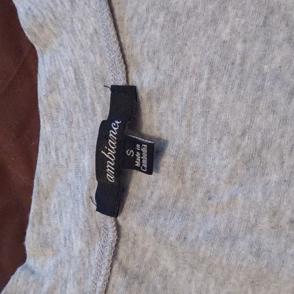 Gray short sleeve